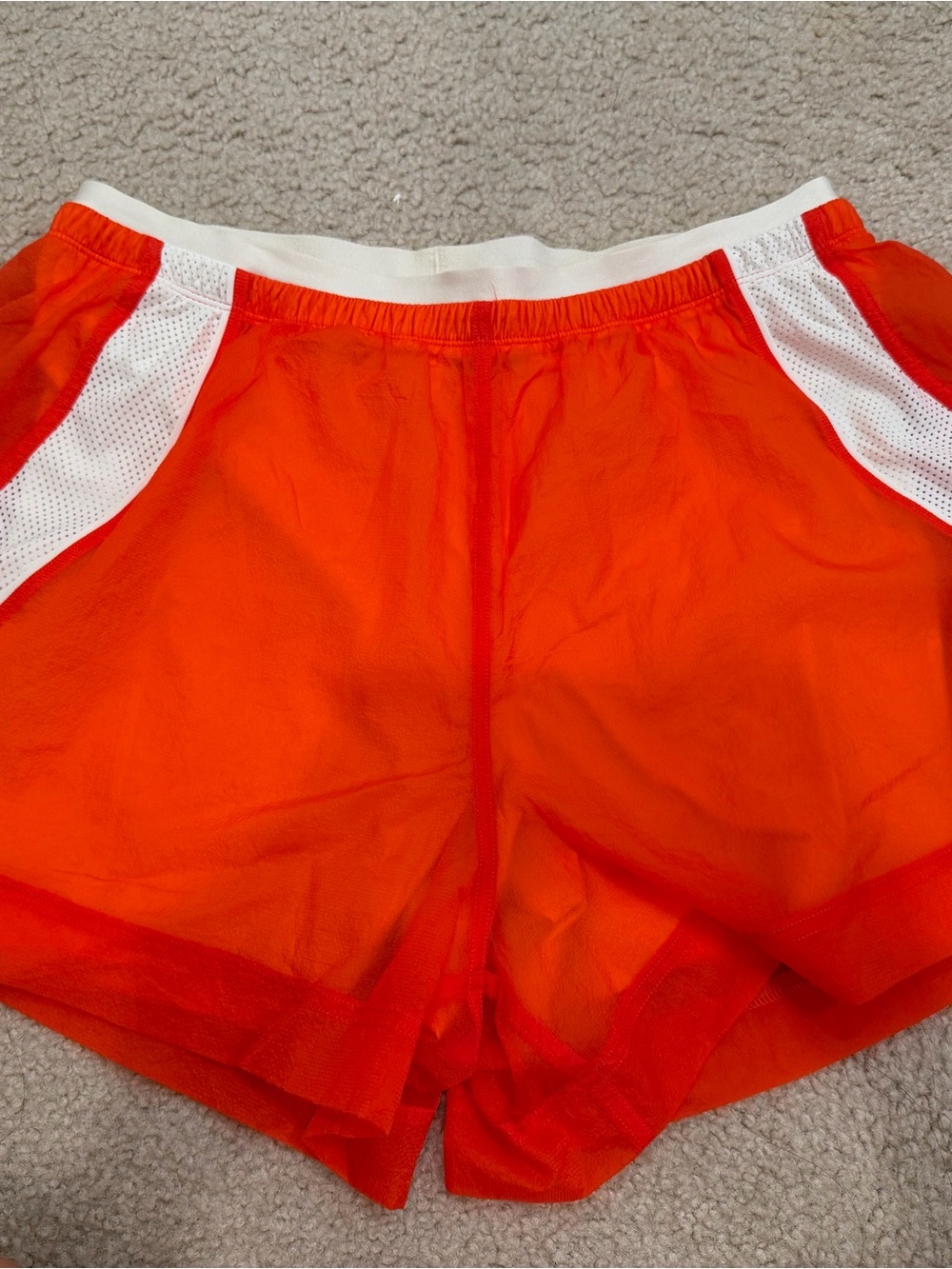 License to Train Textured High-Rise short 4"
